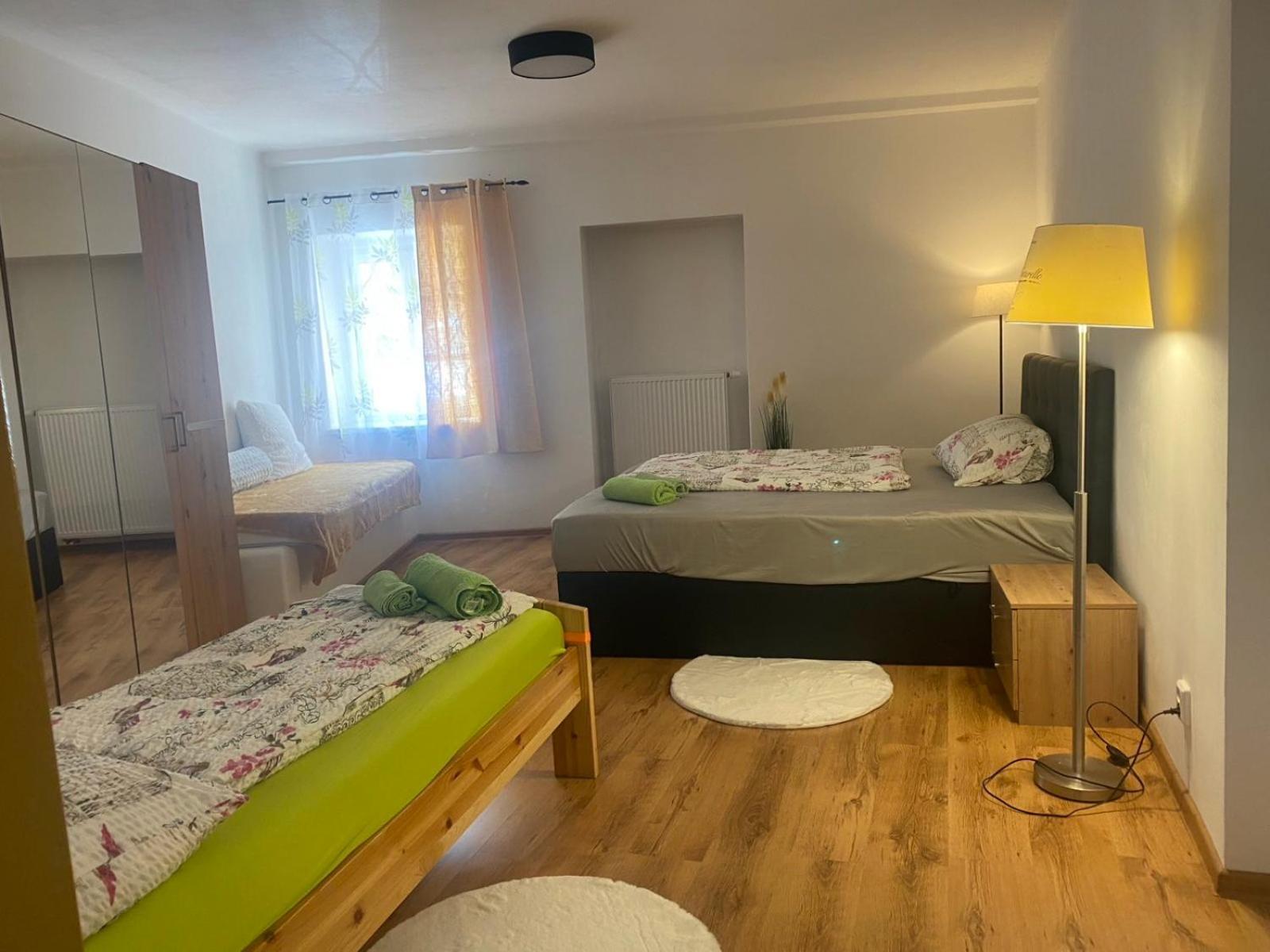 Apartment Am Schlosspark 2 ヘプ エクステリア 写真